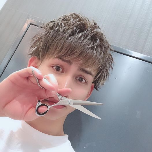 日原拓哉の現在は美容師